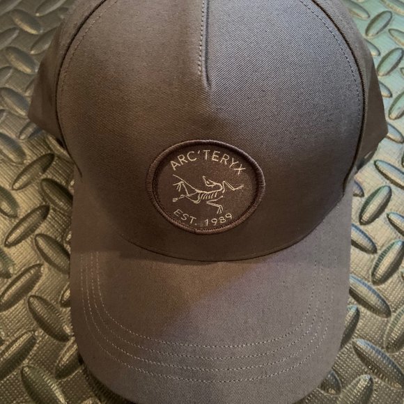 BRAND NEW Arc'Teryx Bird Patch Cap - Sold out! - Picture 2 of 4
